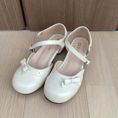 フォーマルシューズ　白
