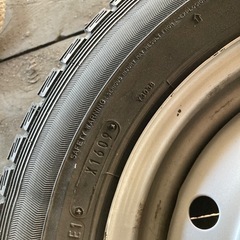 スタッドレス145、ホイール付きの画像