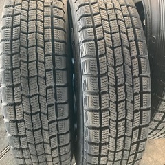 スタッドレス145、ホイール付きの画像