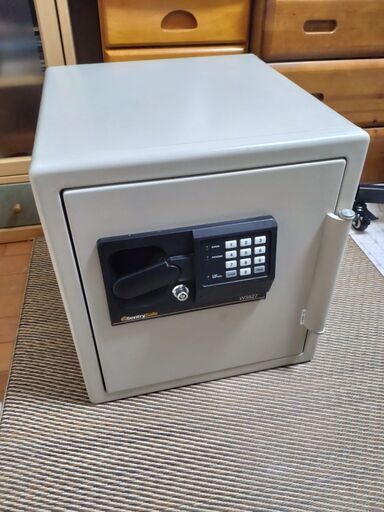 セントリー　電子ロック式金庫　W3827