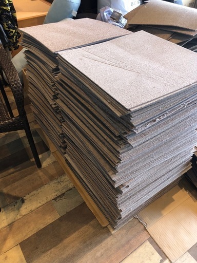 TOLI タイルカーペット　50×50 約250枚＋破片大量