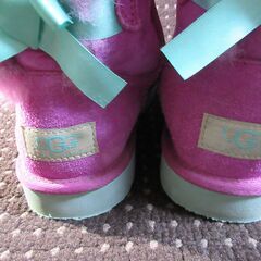 アグ　UGG　ショートブーツ　子供用　ピンク