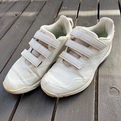 アディダストレーニングシューズ　24.5cm