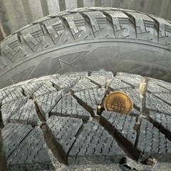 ブリヂストンスタッドレスDM-V2キーラー フォース 16in 7J +5 PCD139.7 4本の画像