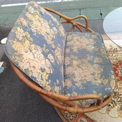 ありがとうございます。藤ラタンソファー、丸ガラス天板テーブルのセットの画像