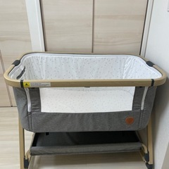 ベビーベッド　移動可能