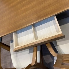 【ニトリ】ダイニングテーブルセット椅子4脚の画像