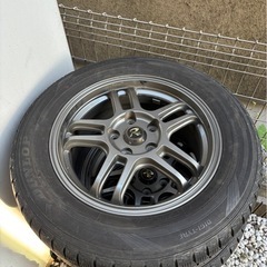 215/60R16スタッドレスタイヤ　 