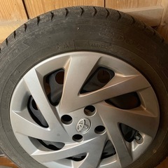 トヨタAQUAスチールホイールとスタッドレスタイヤ
