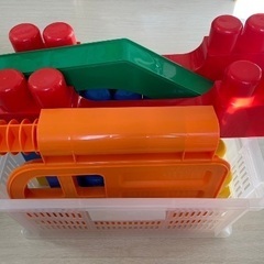 ピープル　全身でブロック
