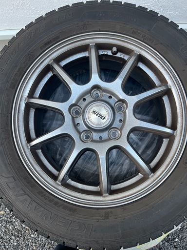 スタッドレスタイヤ　４本　ホイール付き