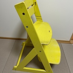 子供椅子　黄色の画像