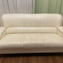 白いソファー