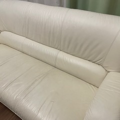 白いソファーの画像