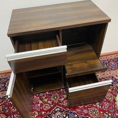 キッチン用の棚、レンジ台の画像