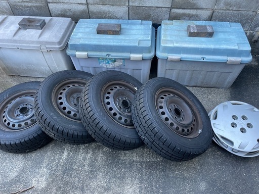 スタッドレスタイヤ 195/65R15 4本セット