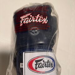 新品未使用、未開封のFairtexムエタイボクシンググローブです。少し濃い目の青色でサイズは８オンス。の画像