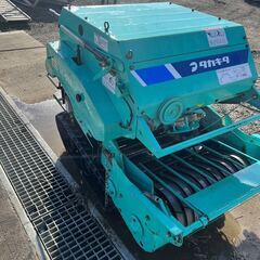  【福岡県みやま市】　動画有り　 タカキタ 自走 小型 ロールベーラ SE-511 歩行型 クローラー ガソリン 作業幅 700mm ノキログ 【管理番号　農機具007】の画像