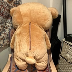 大きなリラックマのぬいぐるみの画像