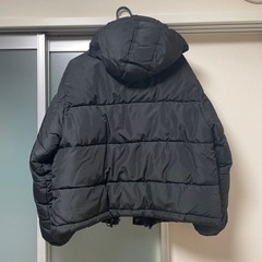 フード付き　ジャケット　黒　の画像
