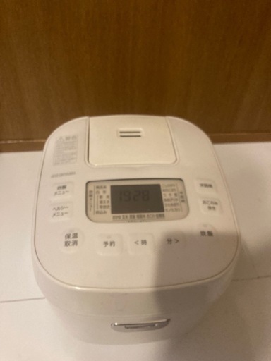 炊飯器　3合　2023年製