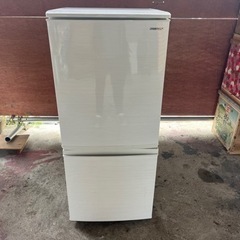 シャープ　冷蔵庫　SJ-D14E-W   137L   19年製　　⭐︎配送料込み⭐︎