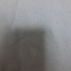 薄いセーターの画像