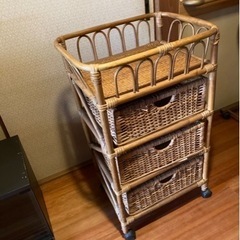 収納　4段カゴ キャスター付き　の画像
