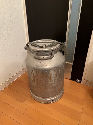牛乳保管缶?インテリア特大ビック