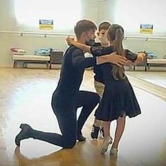 🇺🇦社交ダンス教室の画像