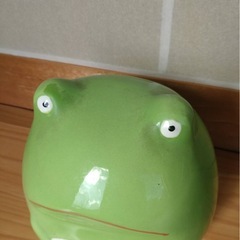 カエル　陶器貯金箱の画像