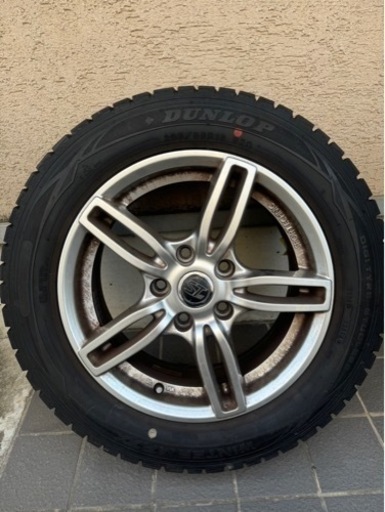 ワンシーズンのみ使用　スタッドレスタイヤ　4本　2014年製造