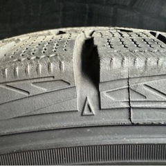 ワンシーズンのみ使用　スタッドレスタイヤ　4本の画像