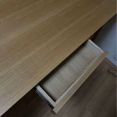 Henry ダイニングテーブル　4人掛けの画像