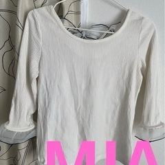 MIIA バックリボン　カットソー　フリル　白　ホワイト　シースルーの画像
