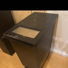 ペダル式　ゴミ箱