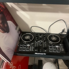 Numark  party mix 