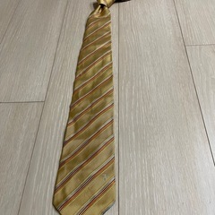 ネクタイ　ゴールド
