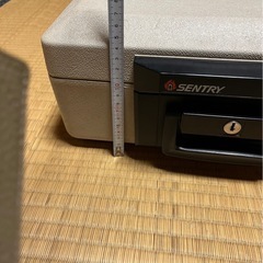 ハンディー金庫の画像