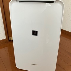 シャープ　除湿機　衣類乾燥機　プラズマクラスター　CVーP71 2022年