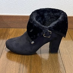 ファー付きブーツ　Mサイズ　（新品）の画像