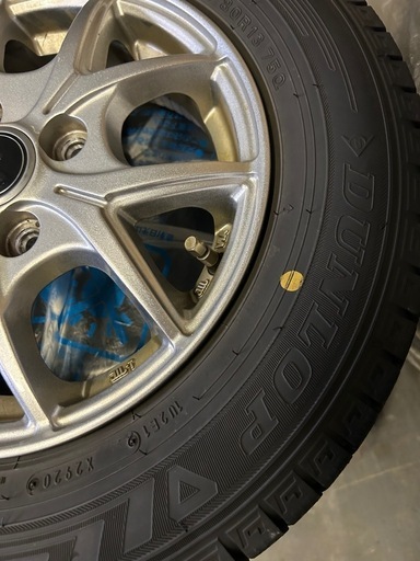 ダンロップ　スタッドレス4セット　2020年 ホイール付き145/80R13 