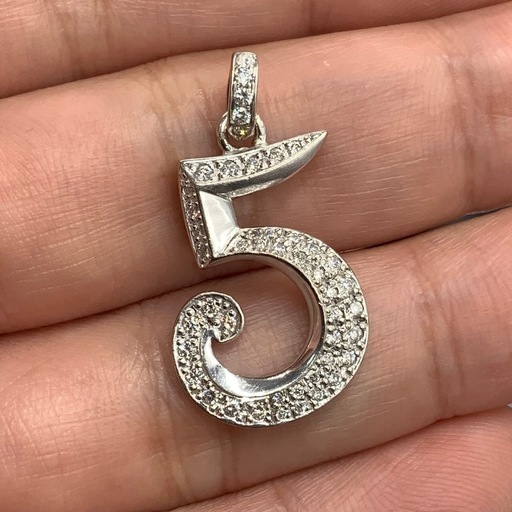 ナンバートップ　5 K18WG ダイヤペンダント　 0.366ct 3.9g