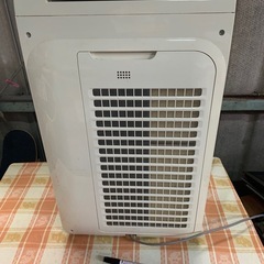 SHARP 　シャープ　除湿空気清浄機　プラズマクラスターの画像