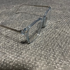 伊達メガネ
