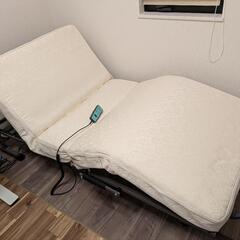 折り畳める電動ベッド(介護品としての使用歴は無し）