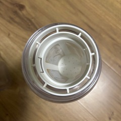 ニトリ たてよこ 置ける フィルター付きと通常タイプの水差し 2個セットの画像