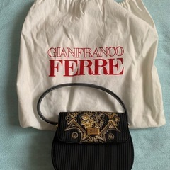 FERREフェレ刺繍デザインの礼装用ハンドバッグ