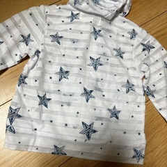 新品・未使用　西松屋　パーカー　星柄　80㎝の画像