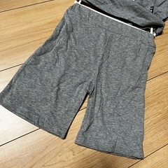 新品・未使用　西松屋　セットアップ　上下　80㎝の画像